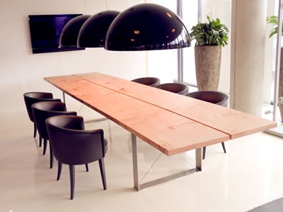 XM 1 - der Konferenztisch