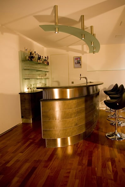 Kellerbar in gebeiztem Ahorn